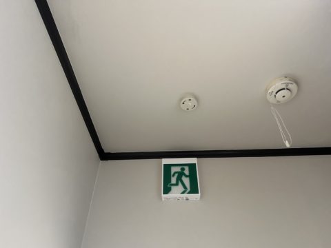 民泊施設 非常用照明、誘導灯の工事