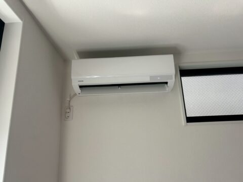 新築一戸建て エアコンの設置工事